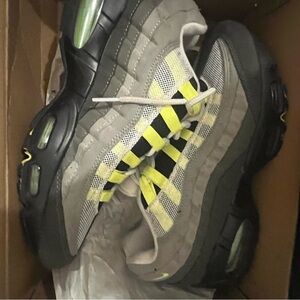 Nike Air Max 95 Men's Shoes - “NEON” size 11 USED